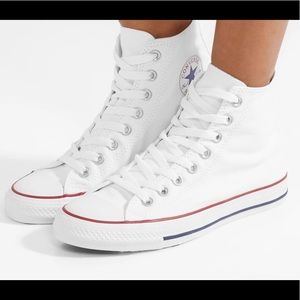 New hightop white converse size men’s 7 women’s 9